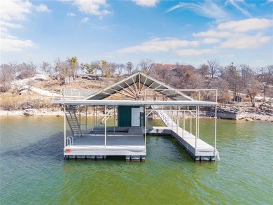 Lakefront Luxury Awaits at Deepwater Estates. Experience the - photo 16