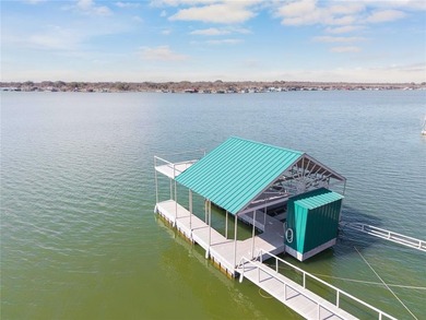 Lakefront Luxury Awaits at Deepwater Estates. Experience the - photo 18