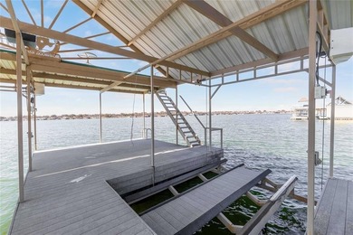 Lakefront Luxury Awaits at Deepwater Estates. Experience the - photo 22