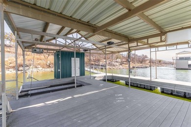 Lakefront Luxury Awaits at Deepwater Estates. Experience the - photo 23