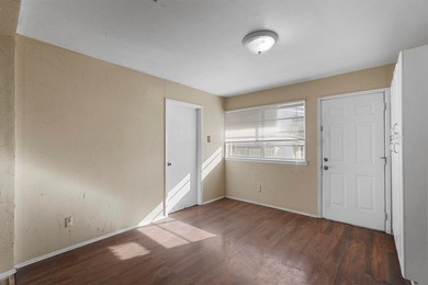 LOCATION!! LOCATION!! LOCATION!! Perfect investment property - photo 25