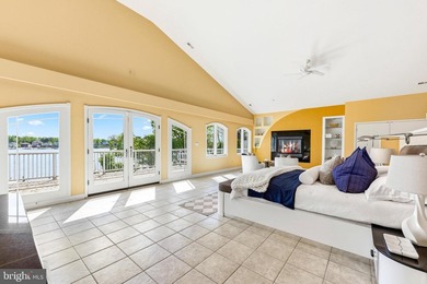 Exceptional residence commanding over half an acre of pristine - photo 34