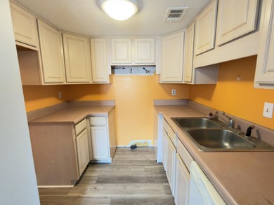 Located in the heart of Shalimar and with view of the bay from - photo 3