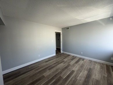 Located in the heart of Shalimar and with view of the bay from - photo 7