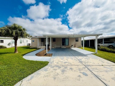 (private lake, pond, creek) Home For Sale in Lake Alfred Florida