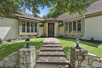 Welcome to lake life living at its finest! This stunning - photo 3