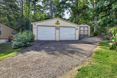 A must-see waterfront retreat! This hidden gem is truly a piece - photo 4