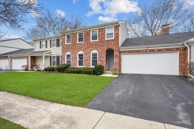 Lake Townhome/Townhouse Sale Pending in Naperville, Illinois
