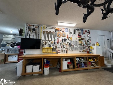 This one has it ALL! Enjoy quiet cul-de-sac living with room for - photo 31