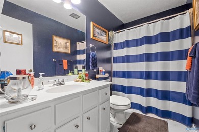 Contemporary lake living on beautiful Weiss Lake! This 4BR/4BA - photo 37