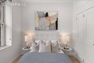Contract SIGNED - Move right in to this very charming, sunny - photo 6