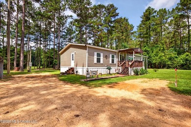 Escape to your own private outdoor paradise with this 3-bedroom - photo 11
