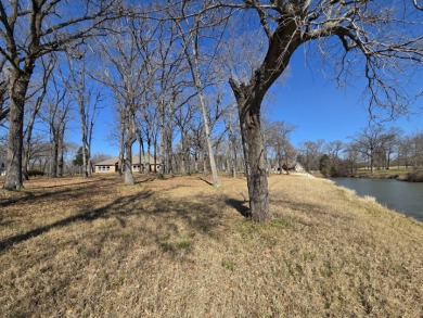 Beautiful waterfront lot with large trees - photo 12
