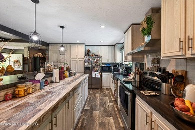 Escape to your own private outdoor paradise with this 3-bedroom - photo 28