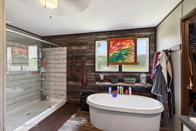 Escape to your own private outdoor paradise with this 3-bedroom - photo 36