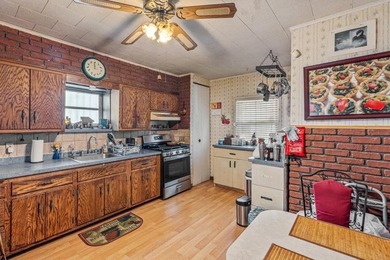 Fully Detached home with Private Driveway in Prime Brooklyn! - photo 8