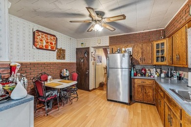 Fully Detached home with Private Driveway in Prime Brooklyn! - photo 9
