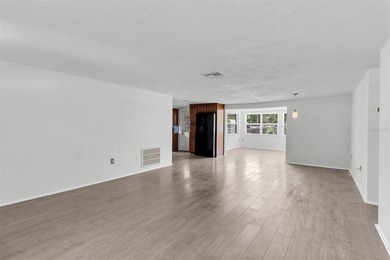 Virtually Staged. Welcome to 5228 Greenwood St in New Port - photo 11