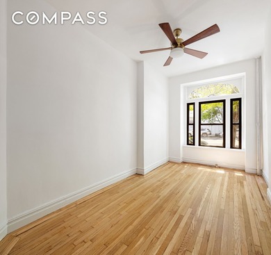 Sunny, Peaceful, and Spacious Prewar Studio Near Central - photo 3