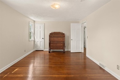 Welcome to 464 Harwick Road in Irondequoit NY! This charming - photo 33