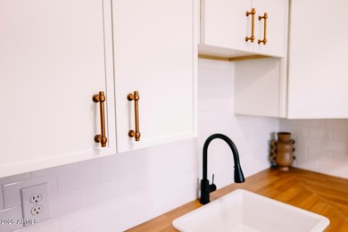Don't miss this beautifully updated condo with all the amenities - photo 8