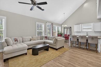 Built by respected local builder Randy Wise Homes, this - photo 4