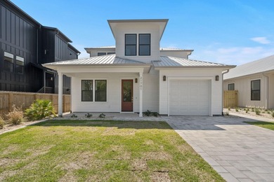Luxury 2025 new construction near the Gulf with private pool - photo 2