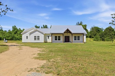 Motivated sellers! $5,000 in seller concessions. Step into this - photo 2