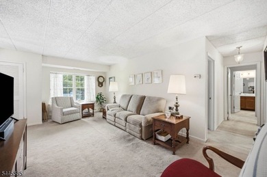 This bright, spacious, 3rd floor 2BR, 1.5 Bath condo in the - photo 13