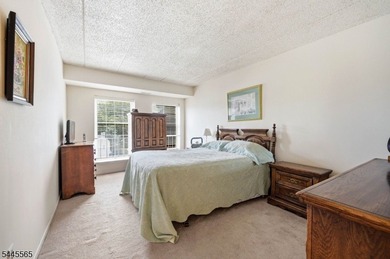 This bright, spacious, 3rd floor 2BR, 1.5 Bath condo in the - photo 14