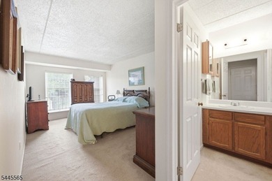 This bright, spacious, 3rd floor 2BR, 1.5 Bath condo in the - photo 15