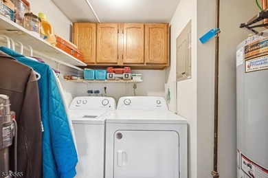 This bright, spacious, 3rd floor 2BR, 1.5 Bath condo in the - photo 22