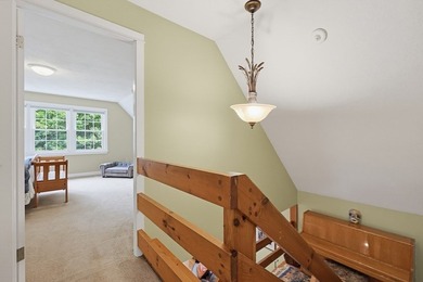 Sun-drenched 4-bed, 2.5 bath, 3-story Raised Cape in a private - photo 27