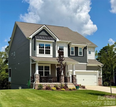 Stunning Waterfront Living on Lake Norman! This 2-year-old - photo 4