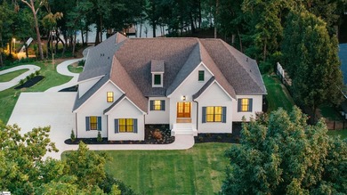 Experience the best of Lake Hartwell living in this exceptional - photo 8