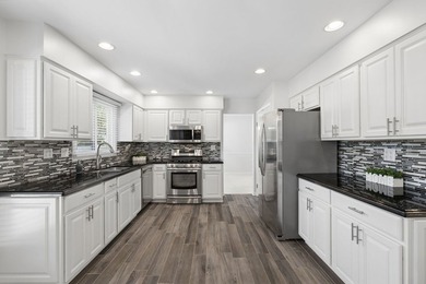 Fresh. Clean. Move-in Ready. Welcome to this beautifully - photo 8