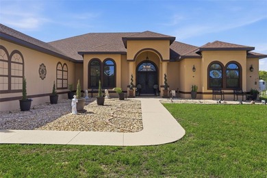 Welcome to a rare opportunity to own a beautifully appointed - photo 5