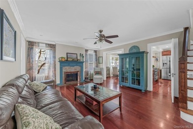 Located in Flushing, close to public transportation, schools and - photo 6