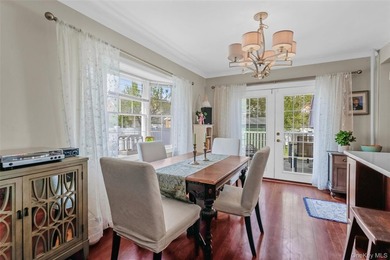 Located in Flushing, close to public transportation, schools and - photo 7