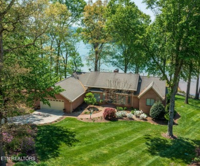 Lake Home For Sale in Loudon, Tennessee