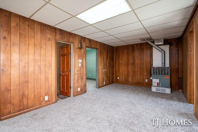 Lakefront Retreat on Gun Lake! Enjoy waterfront living with this - photo 12