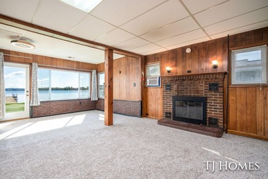 Lakefront Retreat on Gun Lake! Enjoy waterfront living with this - photo 13