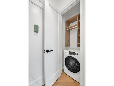 18 West 70 Street Apt 9H | New York, NY 10023 1 Bed 1,5 Baths in - photo 16