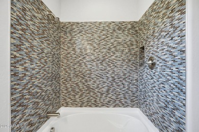 Former St. Tropez model situated with beautiful golf course - photo 21
