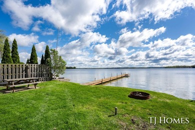 Lakefront Retreat on Gun Lake! Enjoy waterfront living with this - photo 22