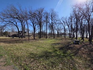 Beautiful waterfront lot with large trees - photo 19