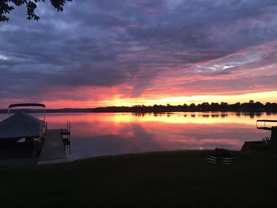 Lakefront Retreat on Gun Lake! Enjoy waterfront living with this - photo 28