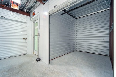 Investment Opportunity - Self-storage facility with excellent - photo 8