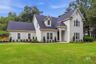 Newly renovated in the gated community of Point Clear Woods! - photo 1