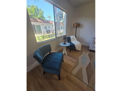 Welcome to your ideal Florida retreat in the highly desirable - photo 8